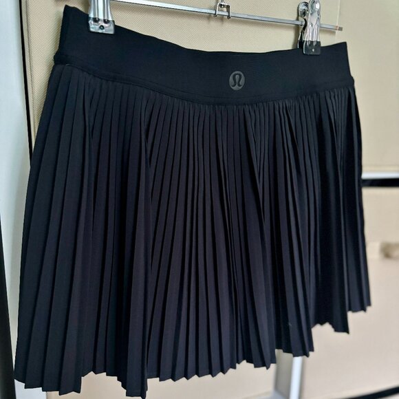 Lululemon - High-Rise Pleated Tennis Skirt - Size 4 - Picture 1 of 6